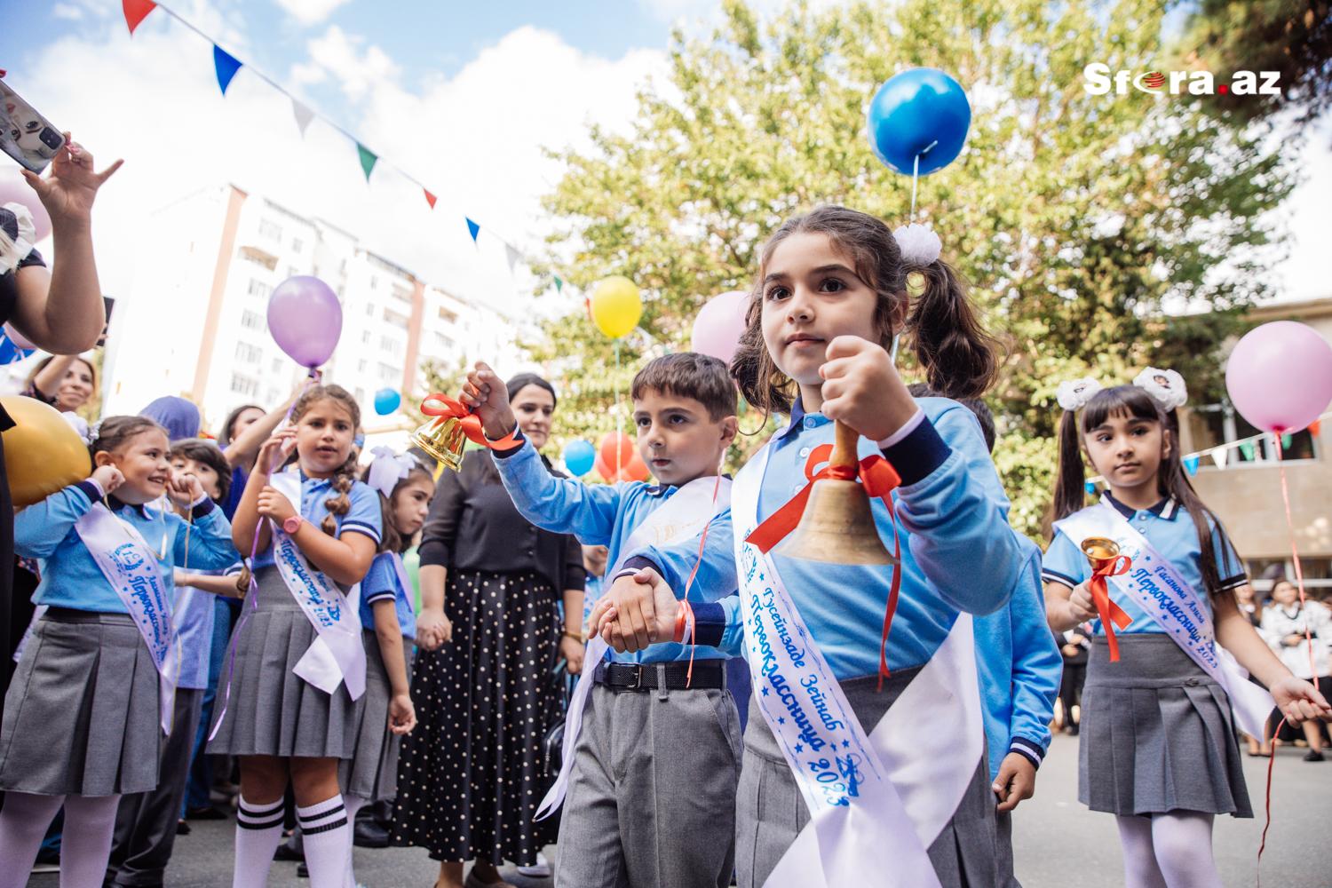 Bilgəliyə addımlayanlar... - Bakıdakı \"Bilik Günü\"ndən FOTOREPORTAJ