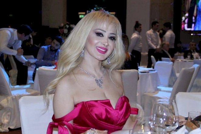 Xalq artistinin 18 yaşlı qızı ilə görüntüsü - FOTO