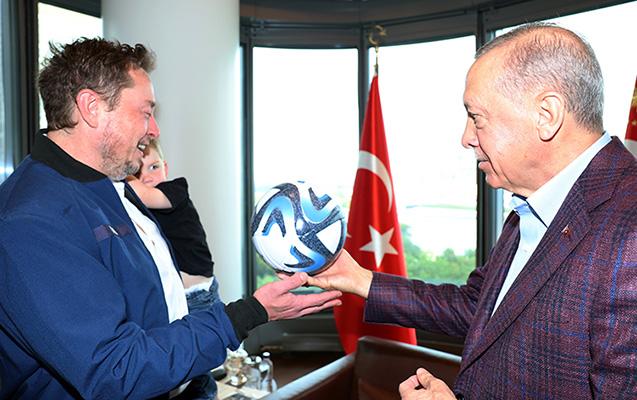 İlon Mask Ərdoğanla görüşə oğlu ilə gəldi - VİDEO
