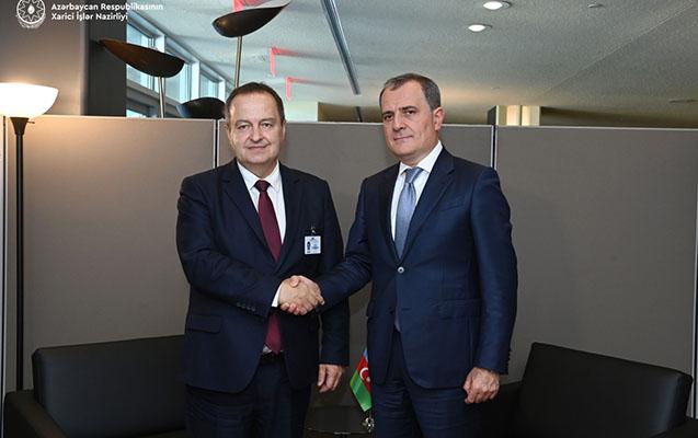 Ceyhun Bayramov serbiyalı həmkarını antiterror tədbirləri barədə məlumatlandırdı