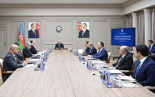 İqtisadi Şuranın iclası keçirildi - Qurumlara tapşırıqlar verildi İqtisadi Şuranın iclası keçirildi - Qurumlara tapşırıqlar verildi