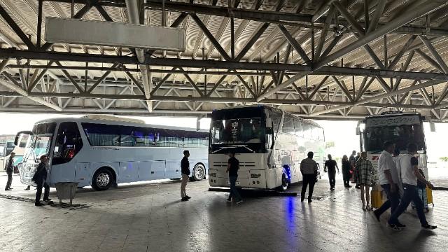 Naxçıvana gedən avtobus reyslərinin sayı artırılıb Naxçıvana gedən avtobus reyslərinin sayı artırılıb
