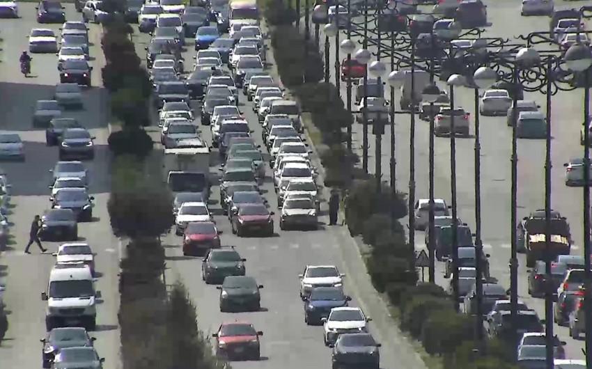 Bakıda yol qəzası olub, sıxlıq yaranıb Bakıda yol qəzası olub, sıxlıq yaranıb
