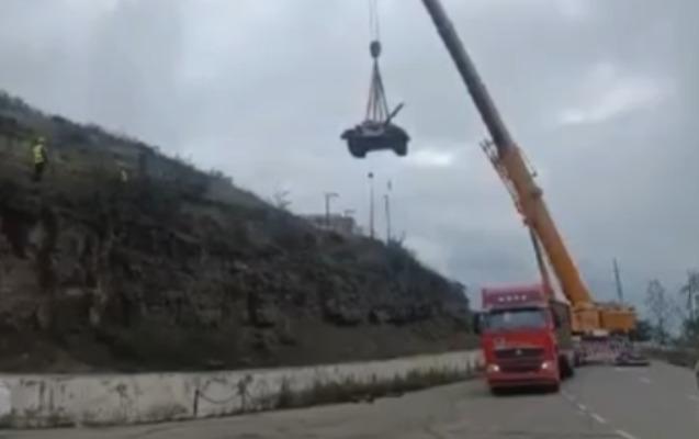 Ermənilərin “qələbə” simvolu olan tankın götürülmə anı - VİDEO