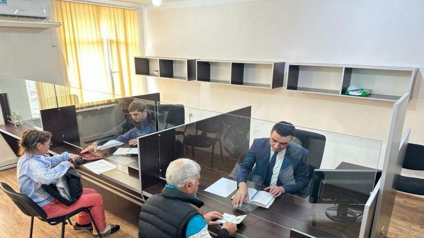 Ermənilər Azərbaycan pasportu üçün müraciətə başladılar! Miqrasiya Xidmətinin ilk iş günü - FOTO