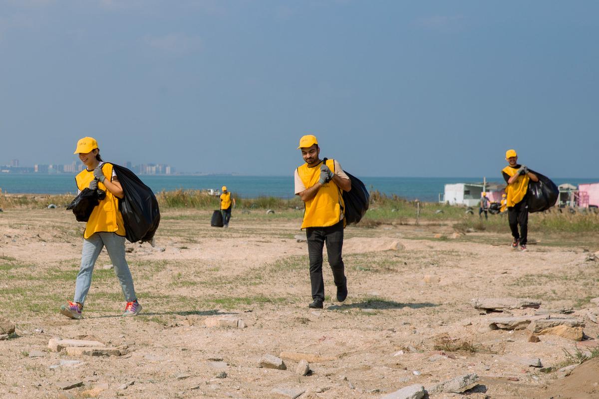 \"Yelo Bank\" təmiz Xəzər naminə ekoloji aksiya keçirib - FOTO