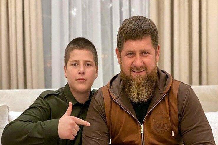 Kadırovun 15 yaşlı oğlu Çeçenistan Qəhrəmanı oldu