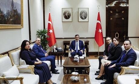 Ərdoğanın köməkçisi YAP nümayəndələri ilə görüşdü