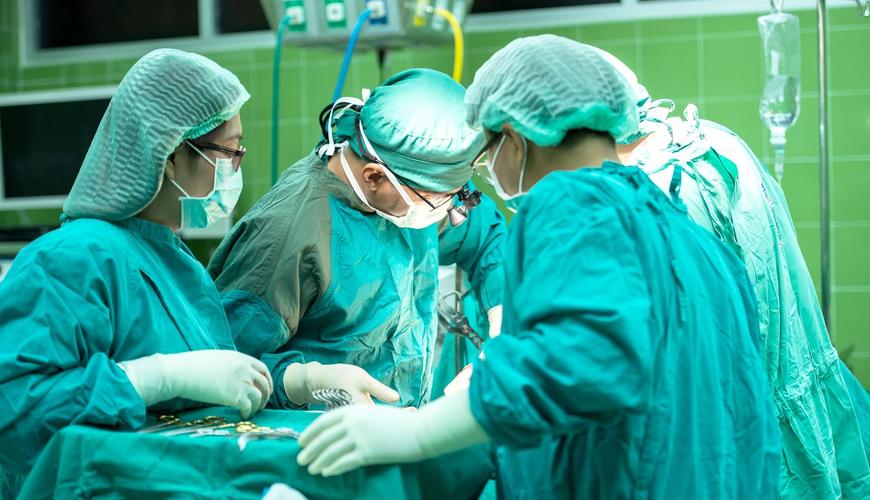 Daha bir məşhur model plastik əməliyyatdan sonra öldü - FOTO