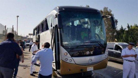 Misirdə polis İsrailli turistlərə atəş açdı - Ölənlər var