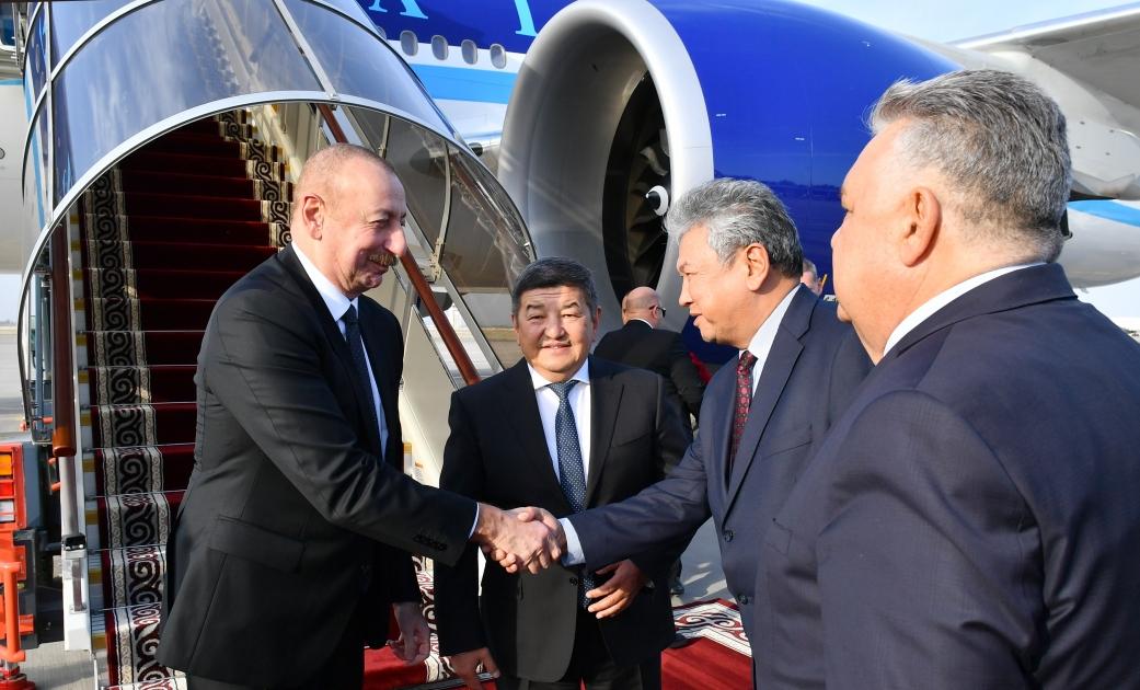 İlham Əliyev Qırğızıstana getdi - FOTO
