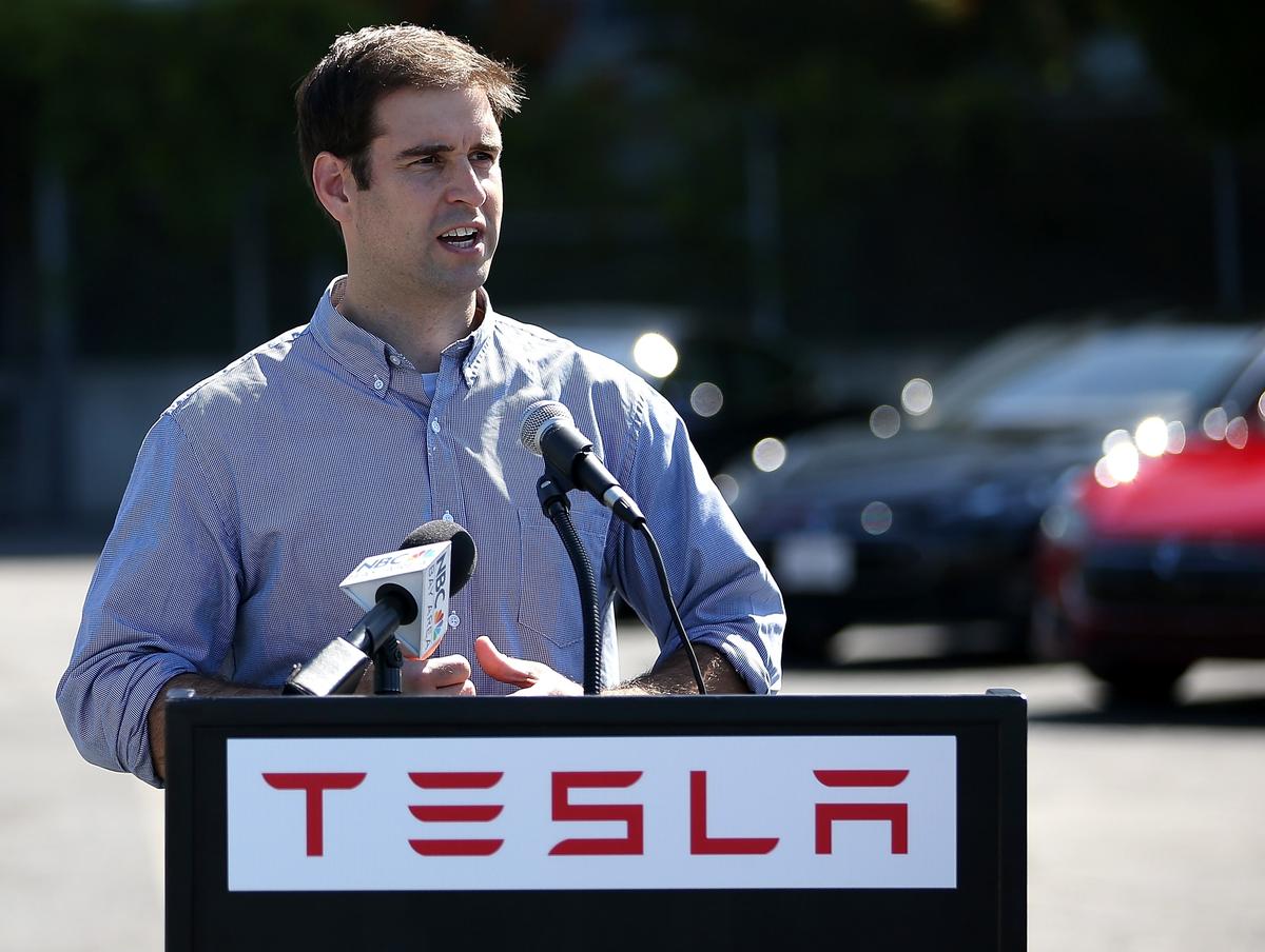 \"Tesla\" şirkətinin qurucu ortaqlarından JB Straubeli Bakıdakı sammitdə iştirak edəcək \"Tesla\" şirkətinin qurucu ortaqlarından JB Straubeli Bakıdakı sammitdə iştirak edəcək