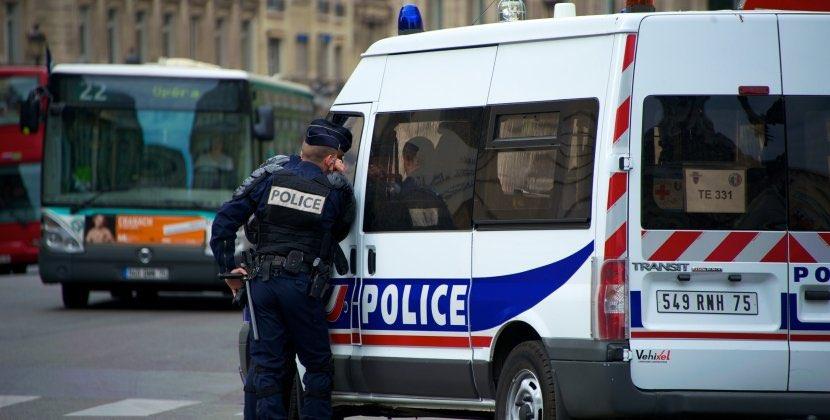 Çeçən “Allahu əkbər” sədaları ilə məktəbə hücum etdi - Ölən var