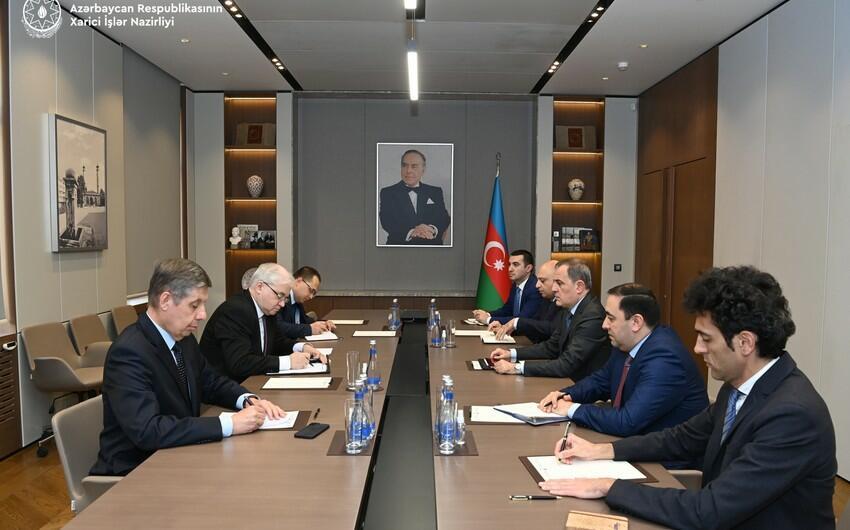 Ceyhun Bayramov sülh razılaşmasından danışdı