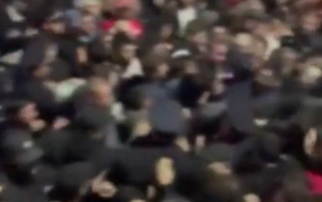 Dağıstanda hava limanı blokadaya alındı - Video