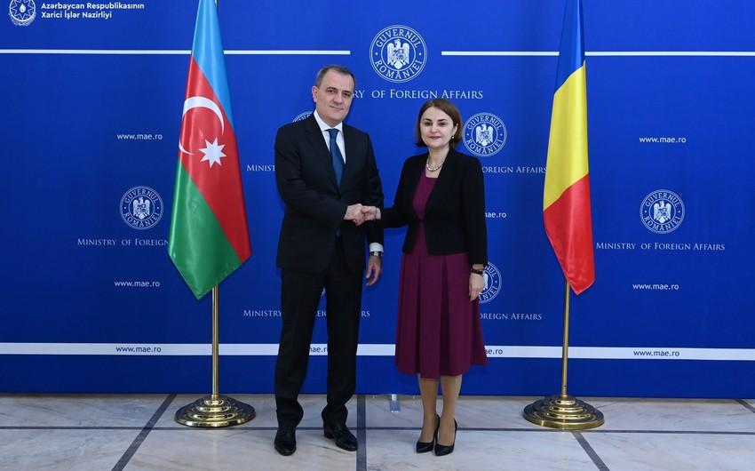 Buxarestdə Azərbaycan və Rumıniya XİN başçıları arasında görüş keçirilir