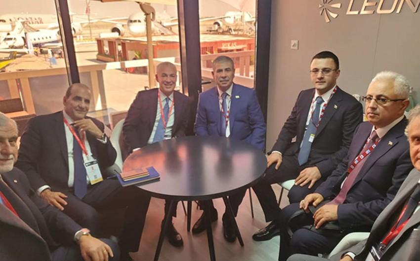 Zakir Həsənov İtaliya istehsalı olan silah və texnikalarla tanış oldu - FOTO