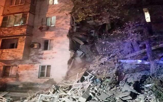 Həştərxanda yaşayış binası uçub - 200-dən çox insan təxliyə edildi