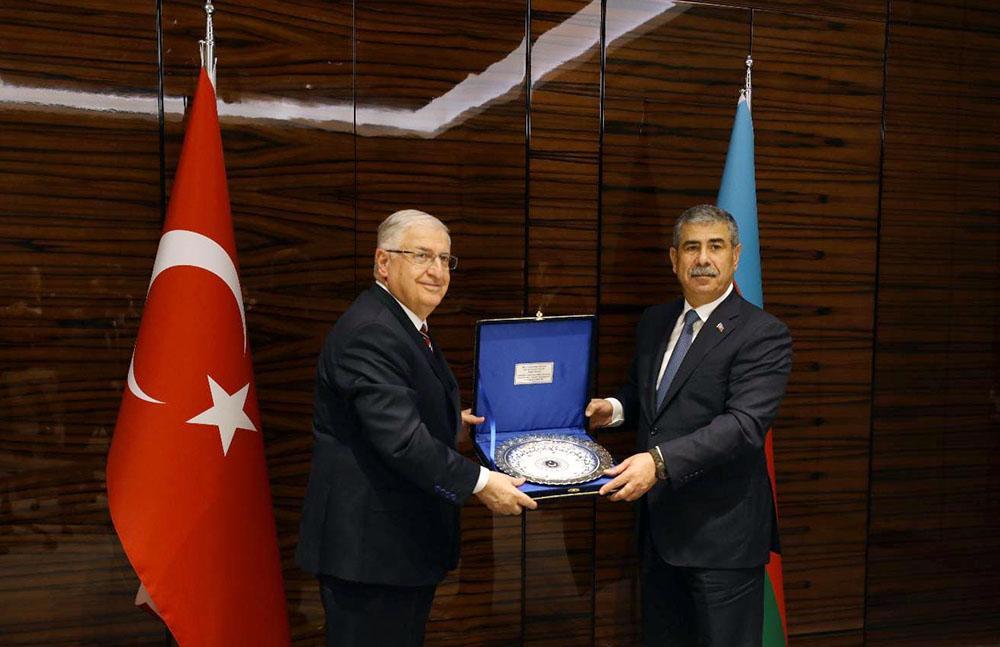 Azərbaycan və Türkiyə müdafiə nazirləri görüşüb - FOTO