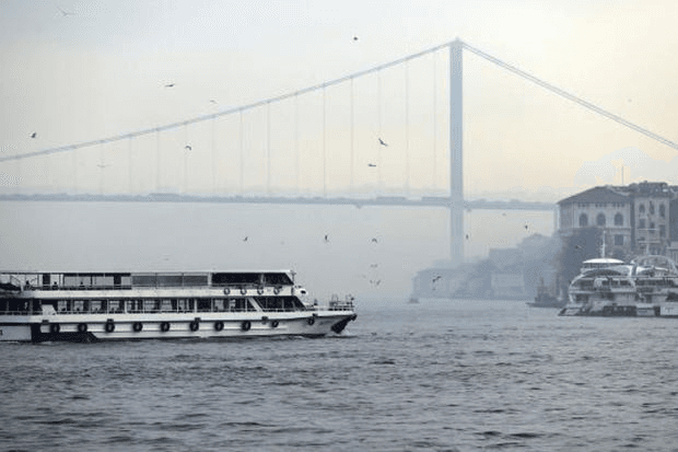 Əlverişsiz havaya görə İstanbul boğazı bağlanıb, THY 56 reysi ləğv edib
