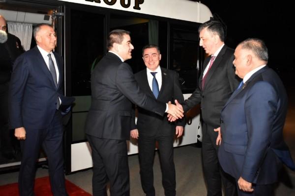 Gürcüstan Parlamentinin sədri Azərbaycana gəldi (FOTOLAR)