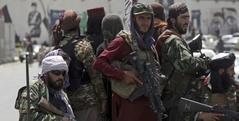 Taliban varlığını Pakistanda da xatırlatdı - Hərbi bazaya hücum edildi, ölənlər var