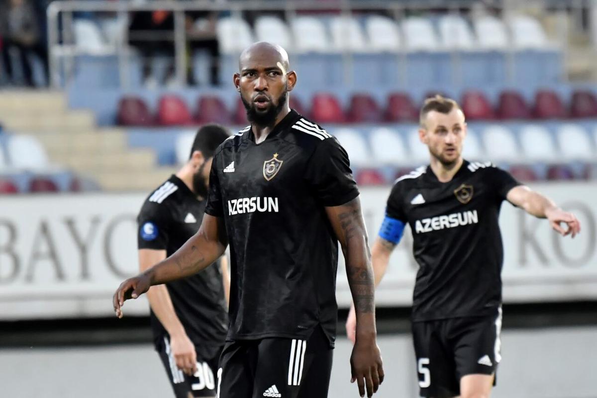 \"Qarabağ\" Medinanı 1,2 milyonluq futbolçu ilə əvəzləyir