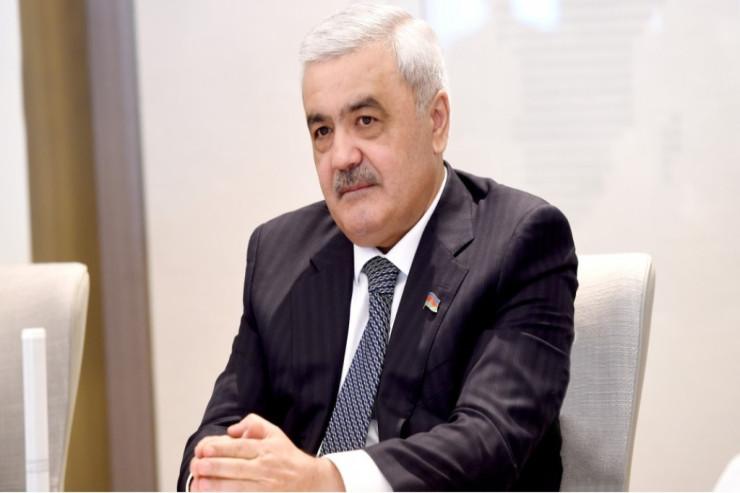 Rövnəq Abdullayevin SƏHHƏTİ PİSLƏŞDİ