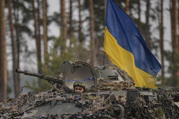 Ukrayna Rusiya ərazisindəki neft bazasını vurdu