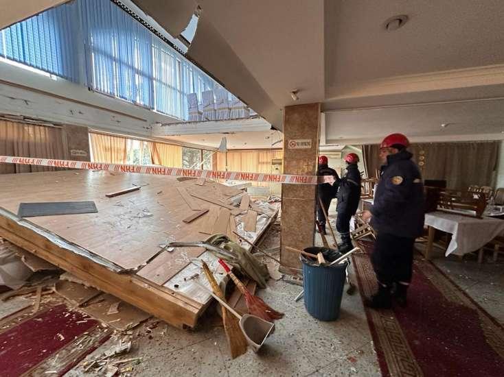 Bakıda yasda mərasim evi çökdü - Xəsarət alanlar var + FOTO/VİDEO - YENİLƏNDİ