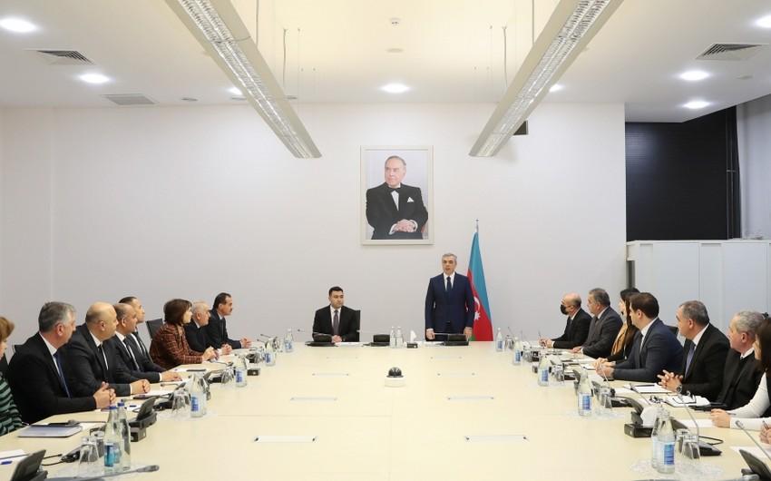 Xanlar Ağalarov kollektivə təqdim olundu - FOTO