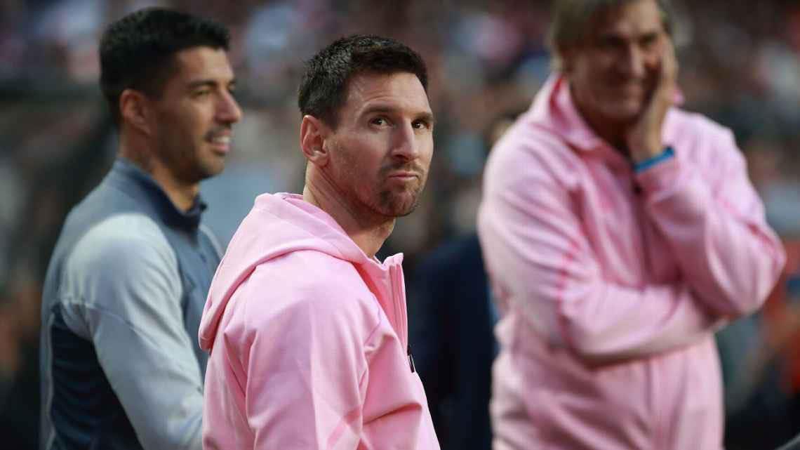 Messi oynamadı, azərkeşlər aksiyaya başladı - Pullar geri qaytarılır