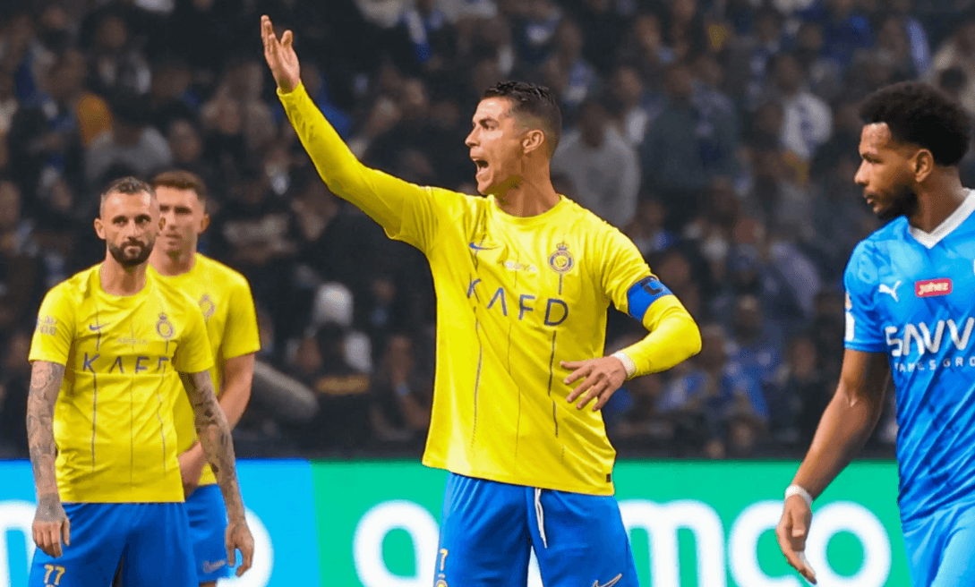Ronaldodan Messinin adını səsləndirən azarkeşlərə SƏRT REAKSİYA