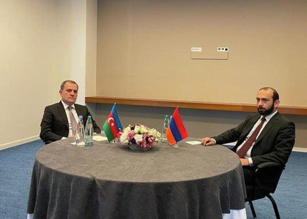Ceyhun Bayramovla Mirzoyan görüşəcək