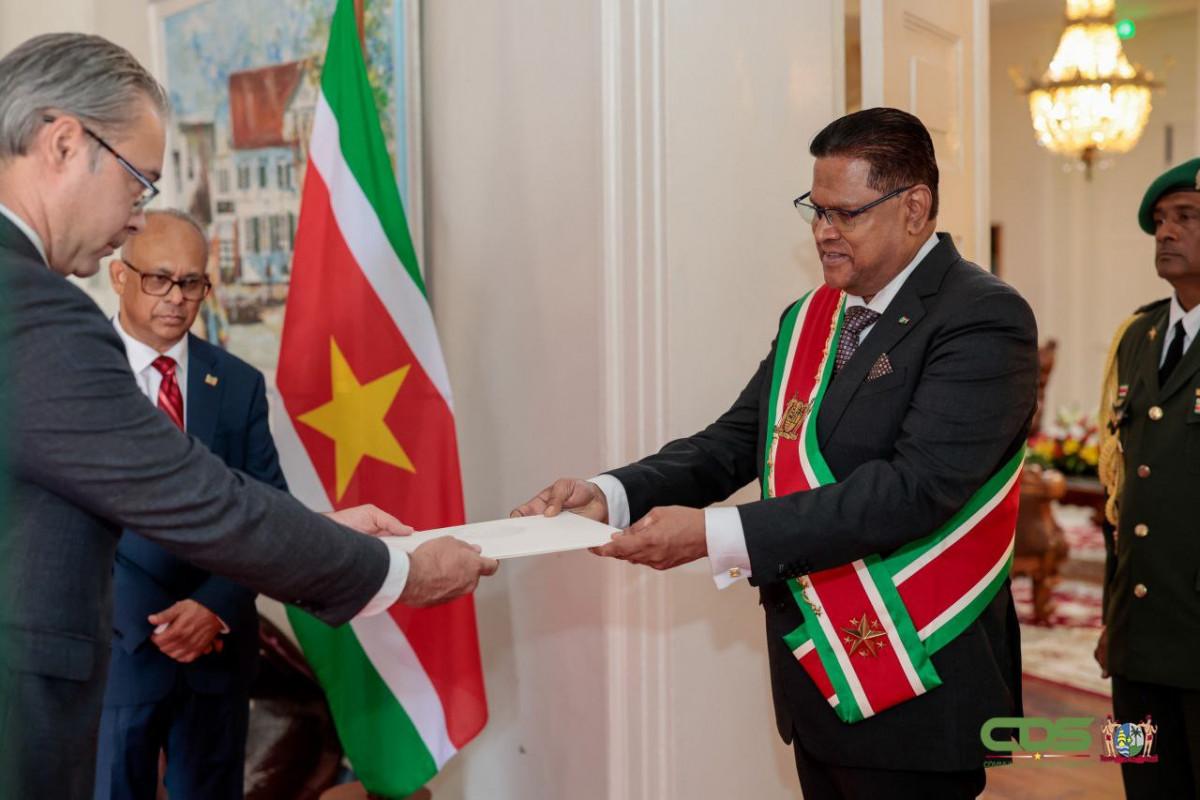 Azərbaycan səfiri etimadnaməsini Surinam Prezidentinə TƏQDİM ETDİ - FOTO
