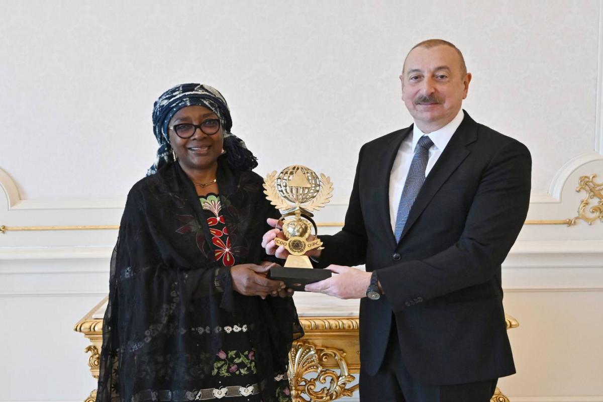 Beynəlxalq Mülki Müdafiə Təşkilatının Baş katibi Prezidenti TƏBRİK ETDİ