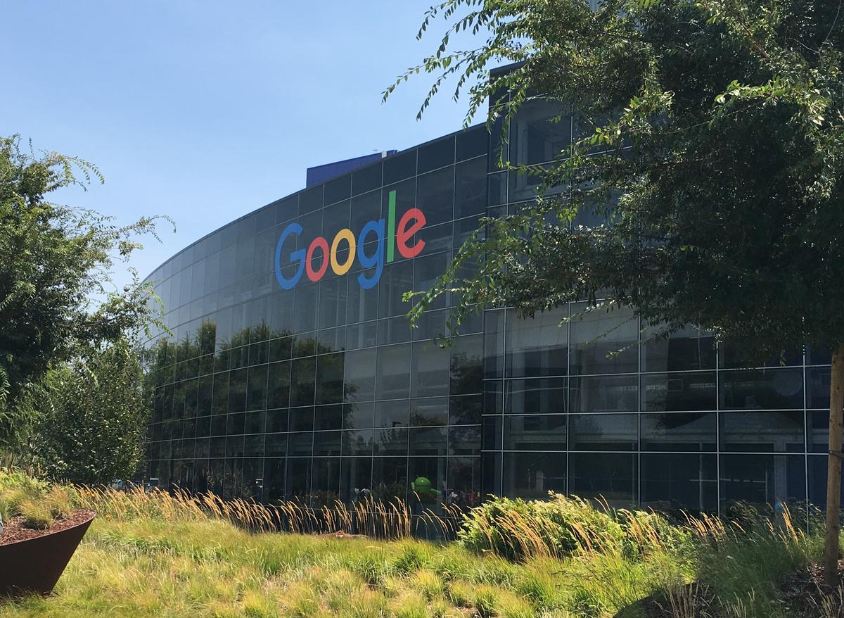“Google” şirkəti istifadəçilərindən üzr istədi - SƏBƏB