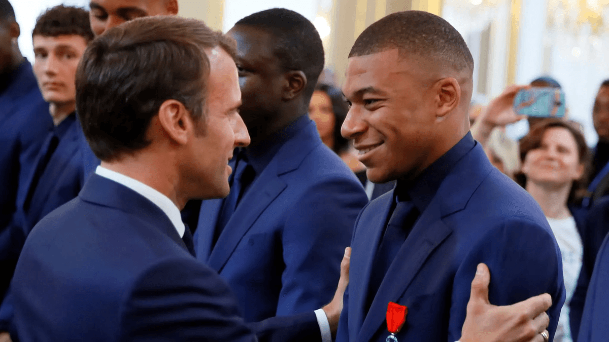 Kilian Mbappe Emmanuel Makronla GÖRÜŞDÜ