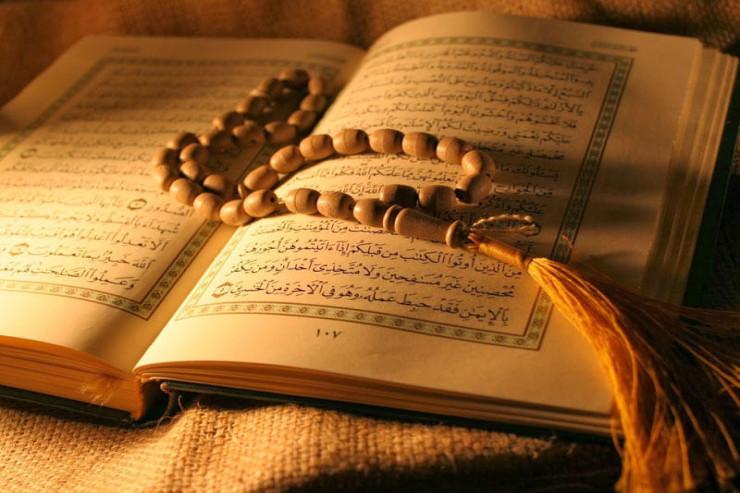 Azərbaycanda 100 min manata \"Quran\" satılır - FOTO