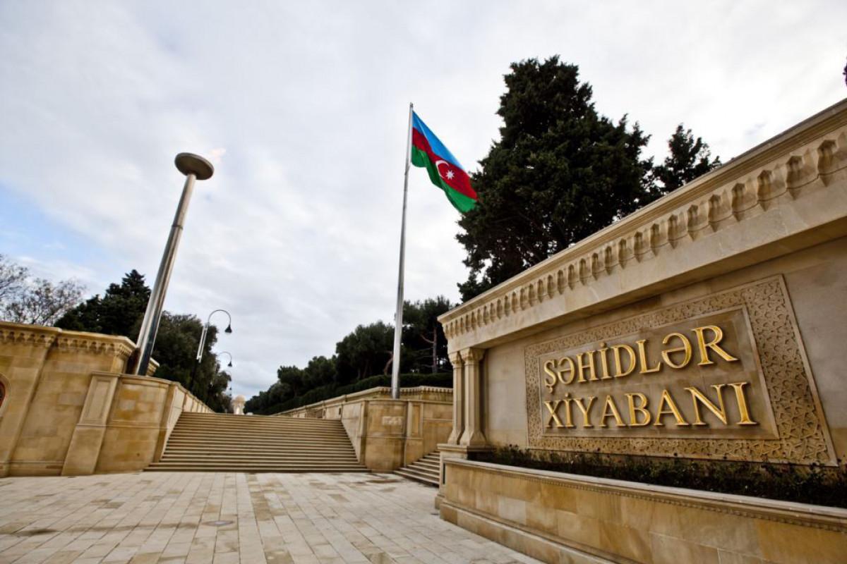 Bolqarıstan Xalq Məclisinin nümayəndə heyəti Şəhidlər xiyabanını ZİYARƏT ETDİ