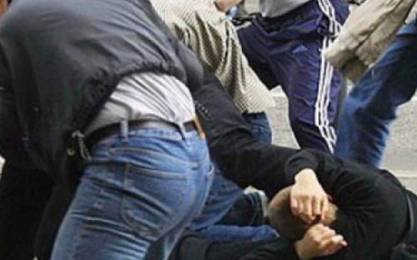 Bakıda \"Pub\"ın həyətində kütləvi DAVA OLDU