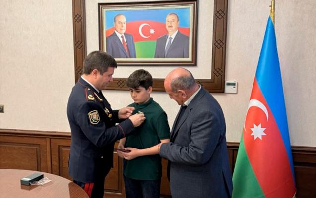 Həmin polisin “İgidliyə görə” medalı ailəsinə təqdim olundu - FOTO