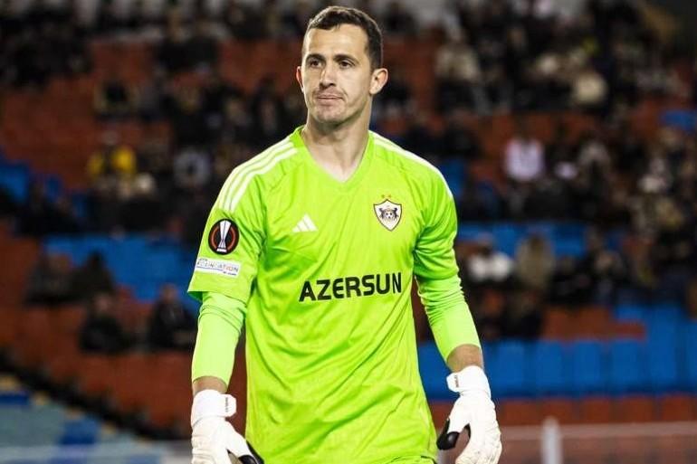 “Qarabağ”ın qapıçısı bir aya nə qədər pul xərcləyir? - Özü AÇIQLADI