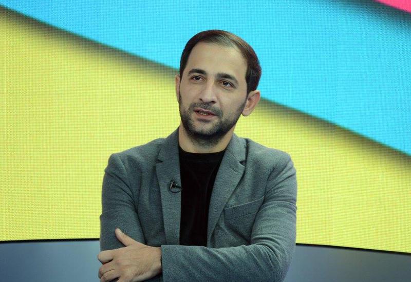 Pərviz Bülbülə mollalıq edib: \"Ölüyə Quran oxumaqla pul qazanmışam...\"