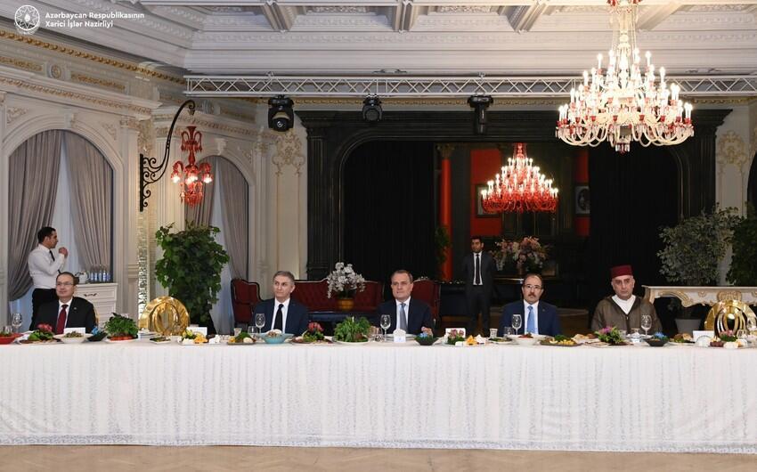 Ceyhun Bayramov iftar süfrəsində iştirak etdi - FOTO