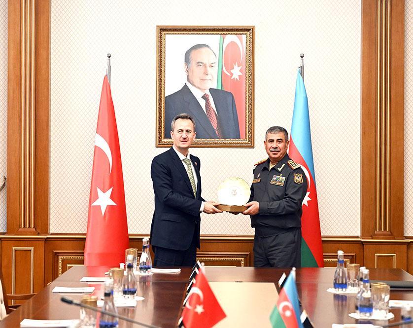 Azərbaycan və Türkiyə arasında hərbi, hərbi-texniki əməkdaşlığın perpektivləri MÜZAKİRƏ EDİLDİ