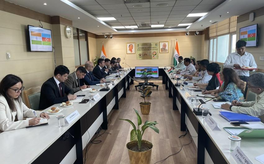 Yalçın Rəfiyev Hindistan rəsmisi ilə COP29-u MÜZAKİRƏ ETDİ