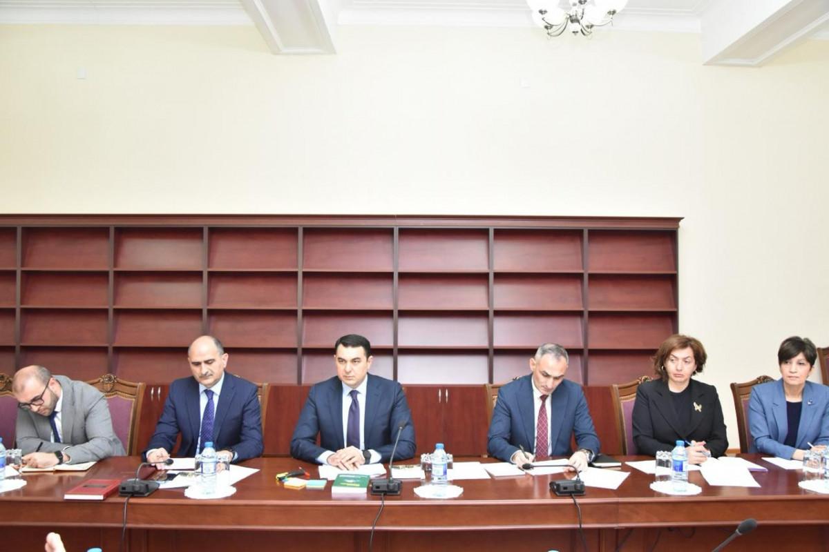 Mədəniyyət naziri paytaxtda vətəndaşların müraciətlərini dinlədi - FOTO