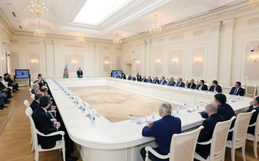 Ali Məhkəmənin yeni hakimləri kollektivə təqdim olundu - FOTO