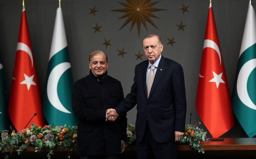 Türkiyə və Pakistan liderləri regional məsələləri müzakirə ETDİLƏR